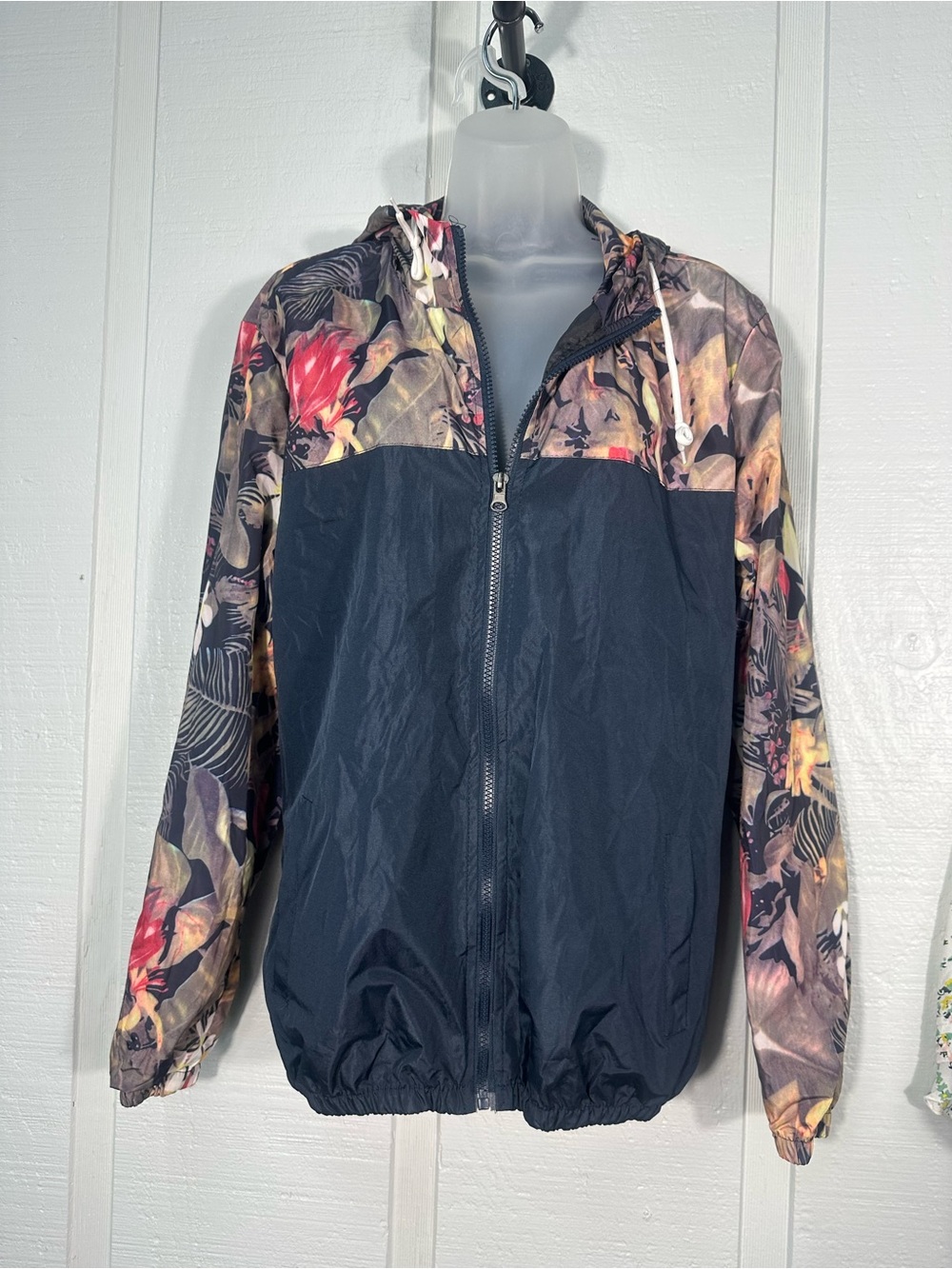 Women’s Blue Floral Windbreaker Size 2XL EUC